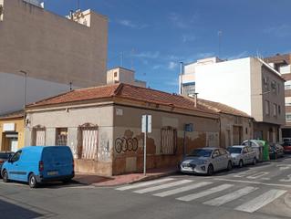 Terreny residencial a Centro - Muelle Pesquero. Oportunidad exclusiva! parcela en esquina de 220 m en torrevieja