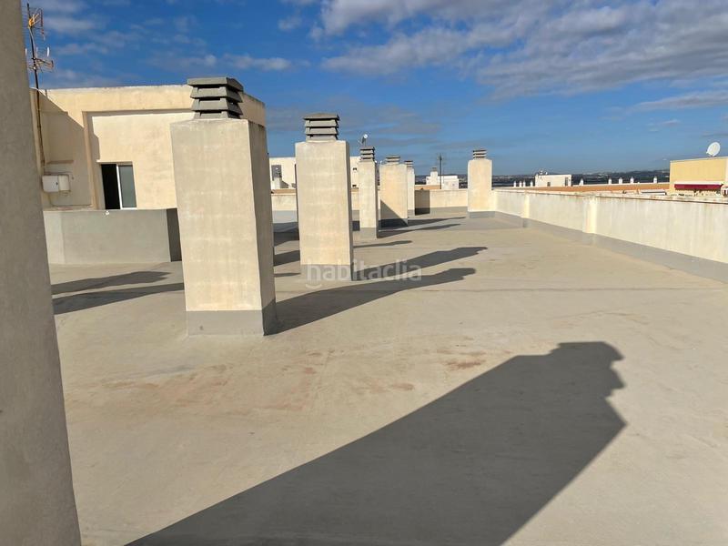 Foto bd6cb358-a721-4501-b9f8-b7cc0a5f6f0d. Piccolo appartamento con parcheggio piscina in Parque de las Naciones Torrevieja