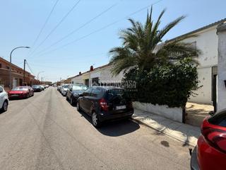 Casa aparellada a Fuensalida. Casa en venta en fuensalida