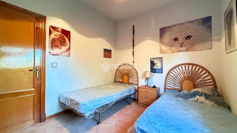 Foto 1665de34-3bc1-43d0-8c78-8e1c51c5da65. Casa aparellada amb calefacció aparcament piscina a Camarena