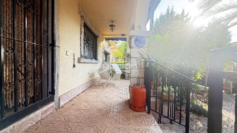 Foto 4353b69f-6f80-449a-a715-47541b78aeaa. Casa aparellada amb calefacció aparcament piscina a Camarena