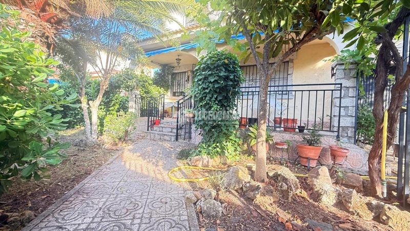 Foto 51b00afe-8d31-4ba7-b6c4-bb0a186a45d9. Casa aparellada amb calefacció aparcament piscina a Camarena