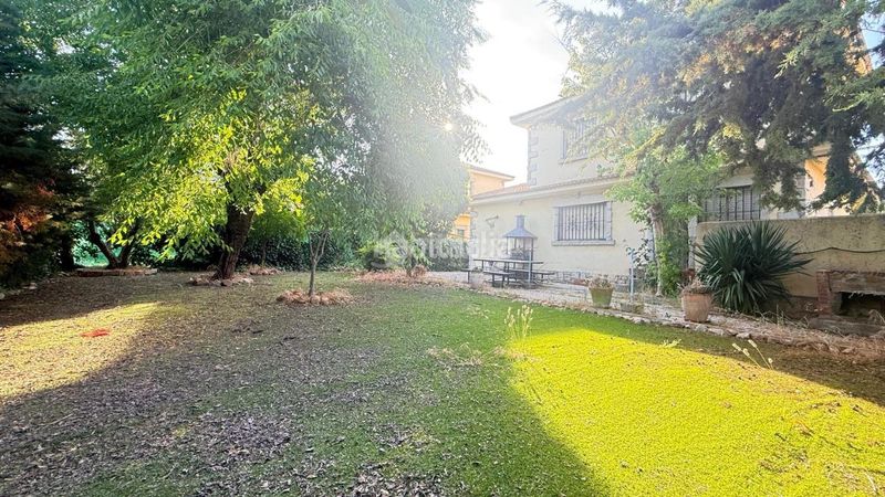 Foto c1e98e5d-2aa7-45d4-b2a9-4a7e0eba68a7. Casa aparellada amb calefacció aparcament piscina a Camarena