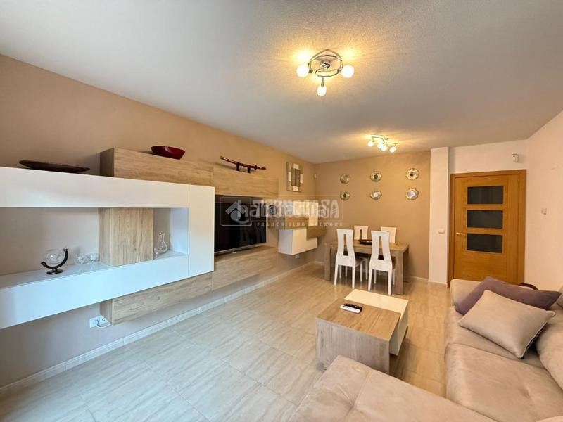 Foto 42a83716-875d-4af9-b9ab-35e7e2a5b8ce. Casa bifamiliare con riscaldamento in Arcicóllar