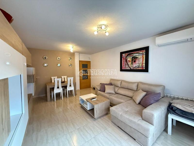 Foto adc17f3b-b478-46d7-9b36-27080a055c92. Casa bifamiliare con riscaldamento in Arcicóllar