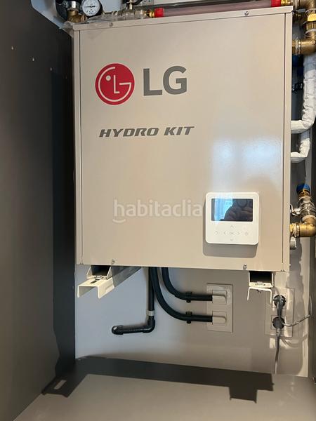 Foto b5fc0ecc-a177-4050-ba63-beb3603d23b6. Location loft avec chauffage parking dans Eixample Nord Girona