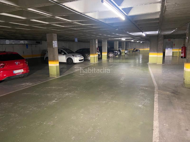 Foto 567f6d7b-f35d-4f70-a3a0-91cfe847d162. Alquiler parking coche plaça d'aparcament, per cotxe i moto, bon accés, facil maniobra. ben situat. en Girona