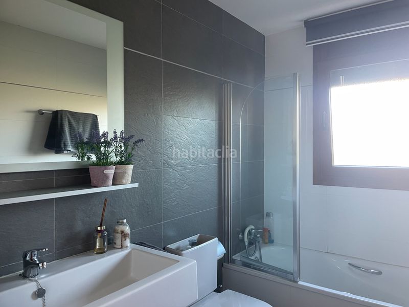 Foto 7f2ea354-6705-44d9-8979-cf5346102b53. Casa amb calefacció aparcament piscina a Llambilles