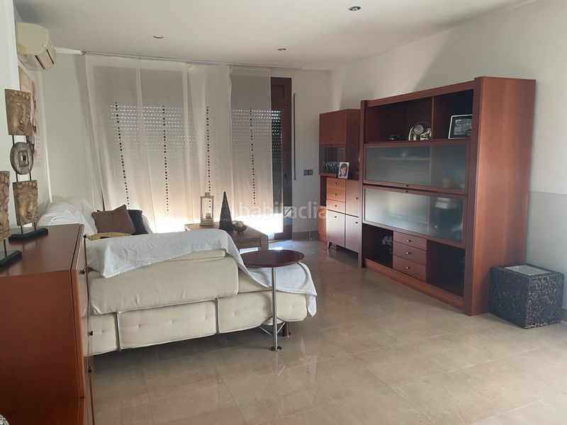 Foto d32ca58c-1c2c-46bb-8931-422e345c23f6. Casa amb calefacció aparcament piscina a Llambilles