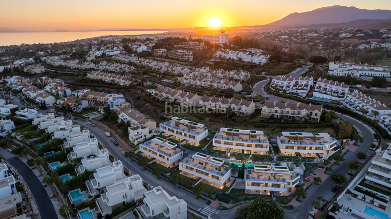 Foto cadb1d25-e593-4c3c-803f-6d04edd93e50. Chalet with parking pool in Paraiso - Barronal Estepona