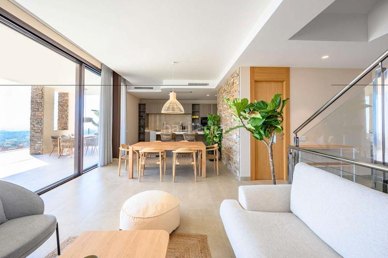 Foto 578bcc33-eb3c-4bb6-aff8-7d615be0e45f. Chalet con riscaldamento parcheggio piscina in Benahavís pueblo Benahavís