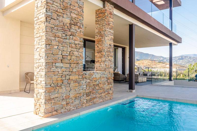 Foto 5ac21444-940f-4177-859a-ae9a330a0420. Chalet mit heizung parking pool in Benahavís pueblo Benahavís