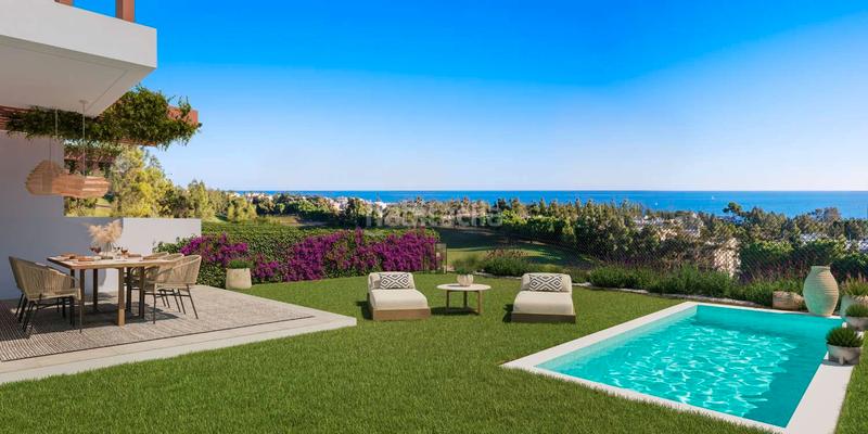 Foto 2eddfdd8-74b9-49bc-bae1-8299548bb3f9. Chalet mit parking pool in El Faro de Calaburra - Chaparral Mijas