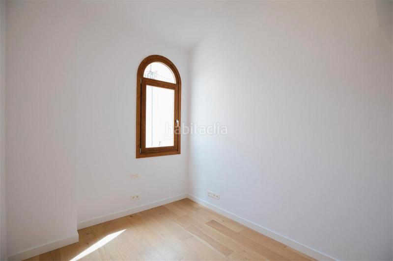 Foto b3609853-167d-4c8c-a051-8bd97a6d4ffa. Casa adossada 110m<sup>2</sup> a carrer de pons i gallarza 10 a Sant Andreu de Palomar Barcelona