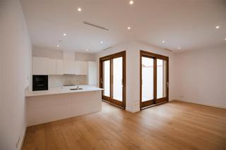 Casa adossada a Carrer de pons i gallarza 10. Obra nova