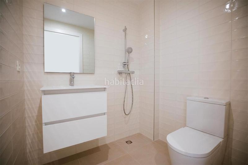 Foto 02e40643-fcde-41f9-834a-7ff0c8afd222. Casa adossada 136m<sup>2</sup> a carrer de pons i gallarza 10 a Sant Andreu de Palomar Barcelona