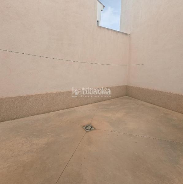 Foto 34e8936b-65a6-42f1-a6dc-e55c1c08b5a2. Casa aparellada a Tomelloso