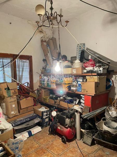 Foto fa19de47-4b09-4ffa-b4f6-fd9cae7f73bf. Casa aparellada a Tomelloso