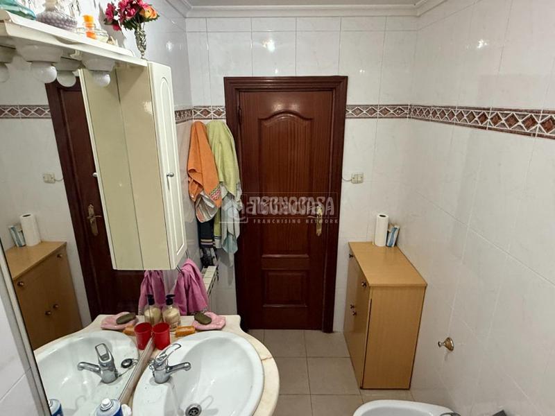 Foto 9b300622-9347-4acb-8610-c8674bb82d8b. Casa aparellada amb calefacció aparcament a Fuente el Saz de Jarama