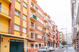 Piso  Calle valdivia. Piso para entrar a vivir amplio y luminoso junto al corte inglés