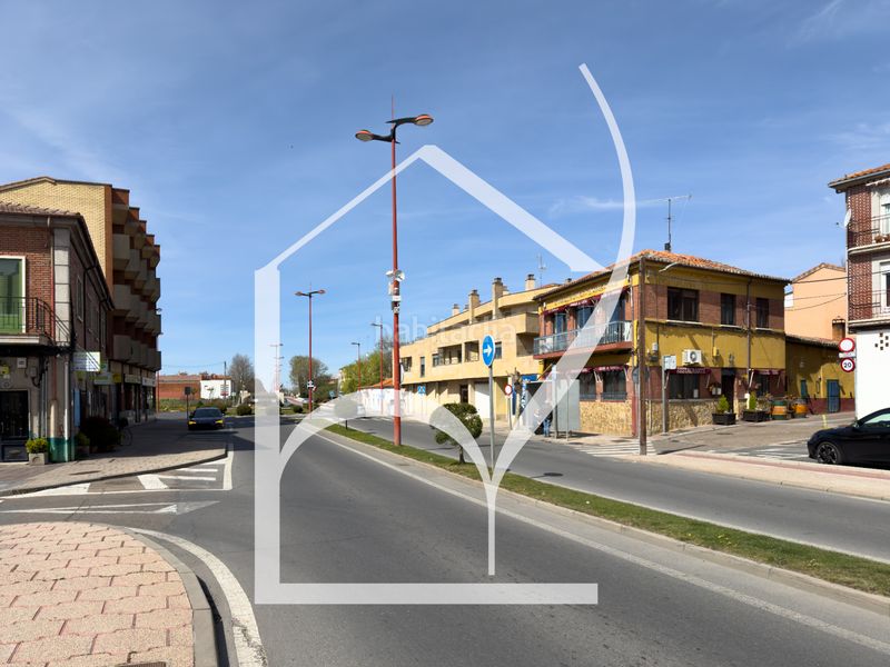 Foto 351ad5ab-cd2e-4841-9f1c-3eb7f0b36e2d. Aparcament cotxe a Santa Marta de Tormes