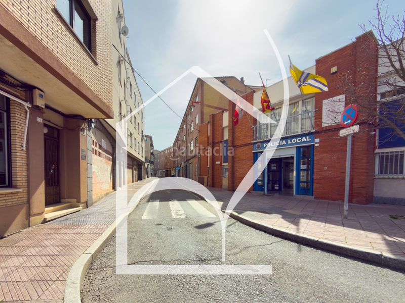 Foto 47d430fd-da5e-43b4-a7c8-a0b9d26c6f88. Aparcament cotxe a Santa Marta de Tormes