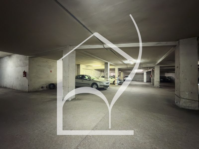 Foto 9c0a2b6f-85b1-4437-a0ca-b90caef06878. Aparcament cotxe a Santa Marta de Tormes