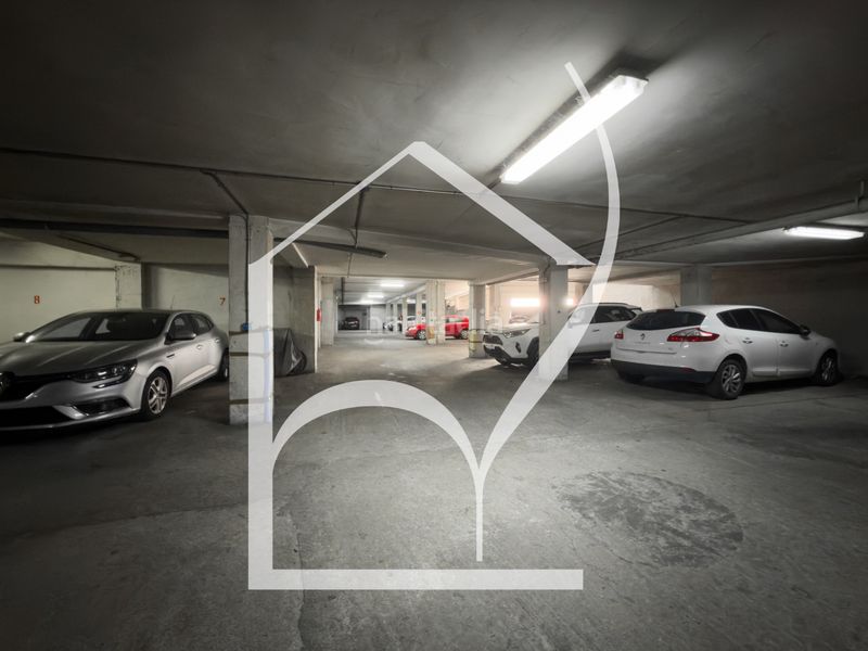 Foto c575ca6a-b3c7-4794-a249-1485ae8361f7. Aparcament cotxe a Santa Marta de Tormes