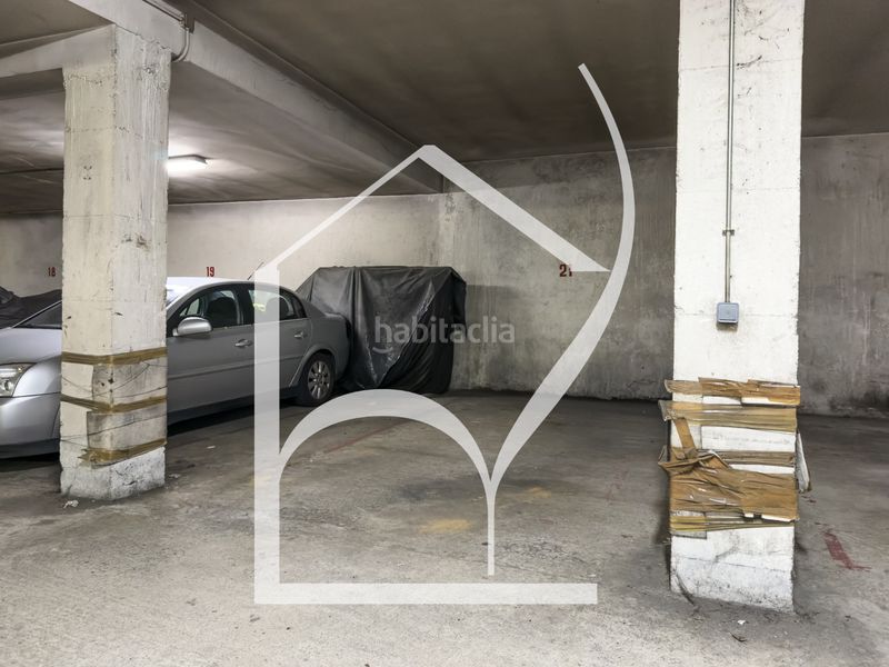 Foto f3711f6d-1be4-451d-841c-026dae4020f2. Aparcament cotxe a Santa Marta de Tormes