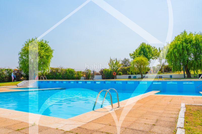 Foto f5016515-e031-4a14-8bbb-6e48c0d52eff. Casa adossada amb calefacció piscina a Carrascal de Barregas