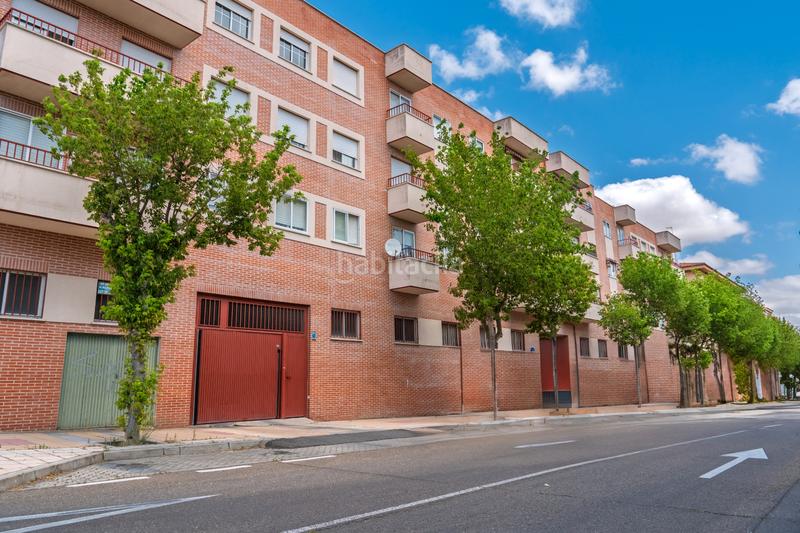 Foto e1dc7608-bf64-48bf-bd66-2b4c4eaea6cc. Parking voiture dans Rollo - Puente Ladrillo Salamanca