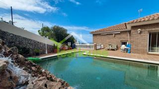 Chalet  Urbanització quint mar zcc. Exclusivas vistas al mar y  sitges – casa a 4 vientos  con pisci