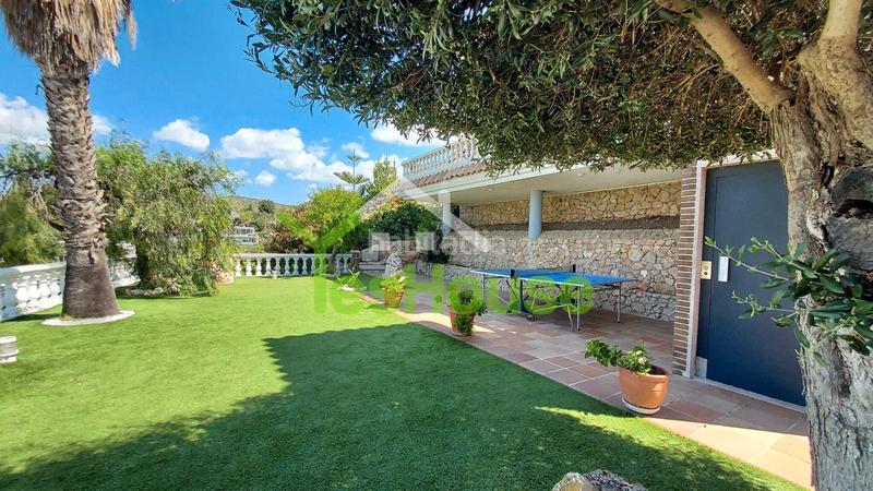 Foto e603d2b7-1c3e-4867-b49b-2463b2f38ee9. Chalet fantasticas vistas al mar y – casa a 4 vientos con piscina y ascensor en Sitges