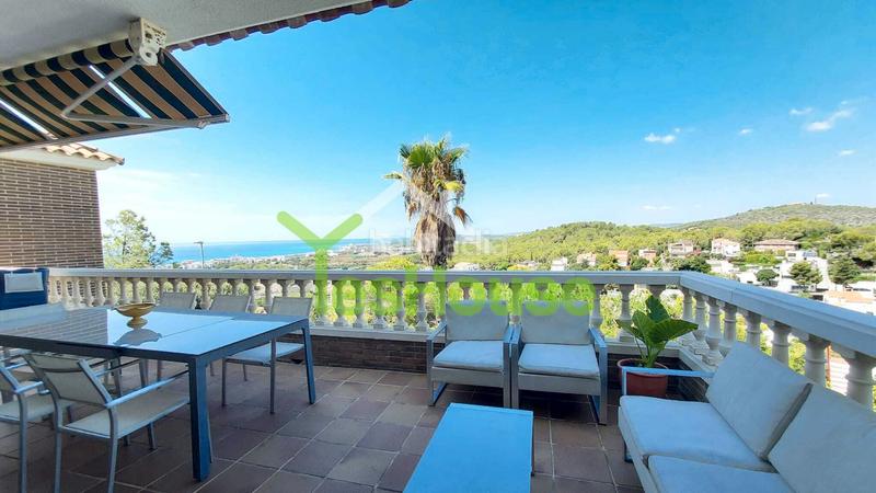 Foto f8bf1496-fed6-48ee-89be-8c5fa14741c5. Chalet fantasticas vistas al mar y – casa a 4 vientos con piscina y ascensor en Sitges