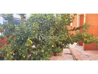 Maison à La plana. Casa en venta ideal para dos familias en esparreguera