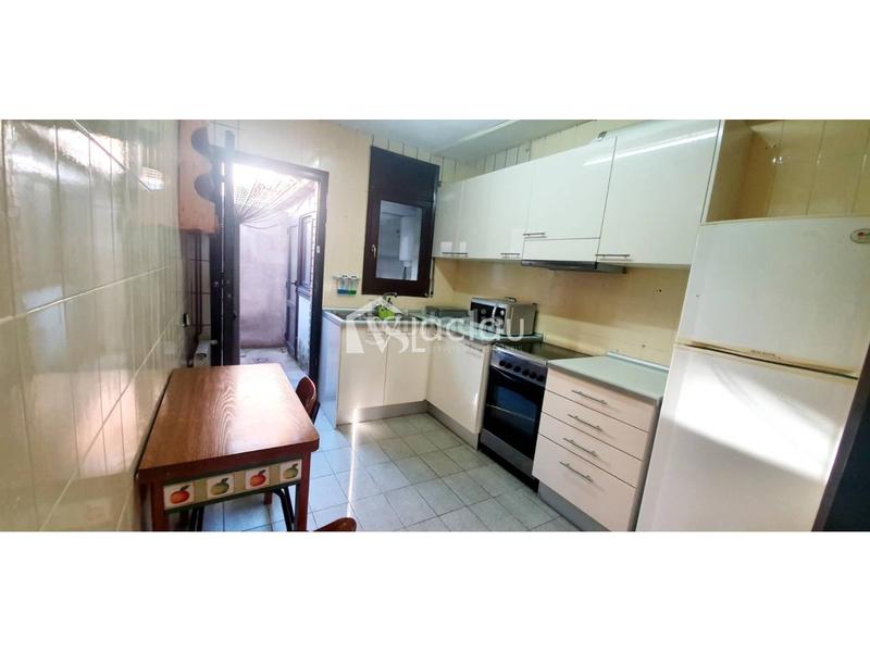 Foto 5eb1fbb9-3515-4c5e-abb4-f44a0667fcee. Casa  en venta ideal para dos familias en La plana Esparreguera