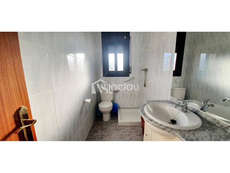 Foto 65342a1b-8cc3-4318-85ab-c7aae2b2962a. Casa  en venta ideal para dos familias en La plana Esparreguera