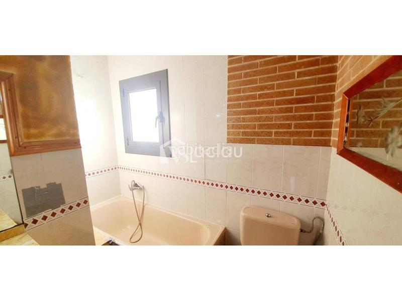 Foto 7c8bbaec-18a8-4064-a650-eeb76b7bf3db. Casa  en venta ideal para dos familias en La plana Esparreguera