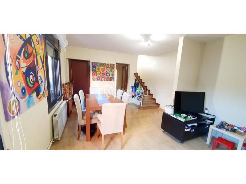 Foto b0558d7d-508e-4e43-b527-54465b7e6c6f. Casa  en venta ideal para dos familias en La plana Esparreguera