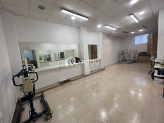 Location Local commercial  Francesc  macià. Local en venta y opción compra