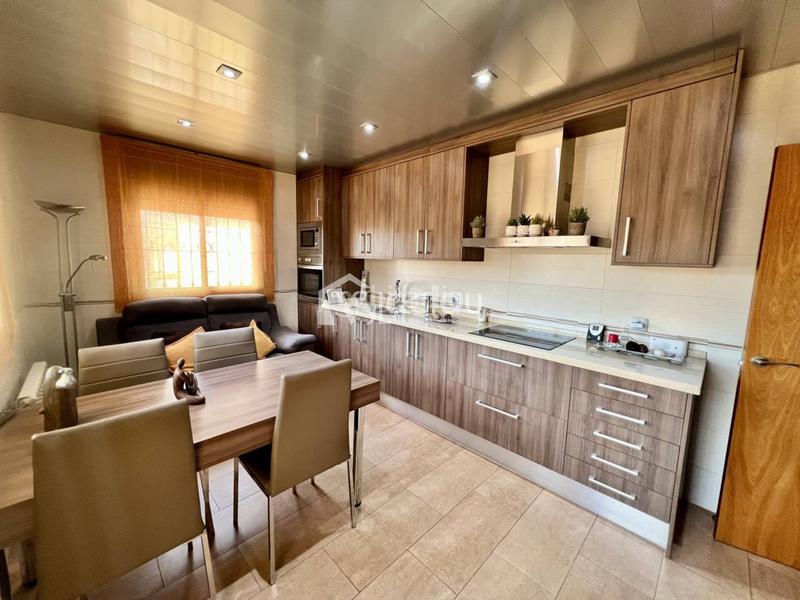 Foto 651f87fd-fe42-4896-a404-14f11bd4a4ee. Chalet con riscaldamento in Abrera