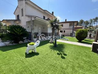 Xalet a Abrera. Casa en venta en can villalba