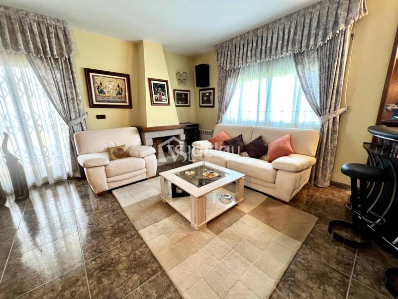 Foto 739e125d-ca0e-47e8-b655-15d615cc2e6d. Chalet con riscaldamento in Abrera