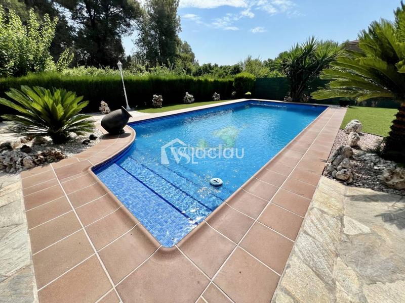 Foto 95fa3c12-b6ac-4533-a080-e93014600fd7. Chalet con riscaldamento in Abrera