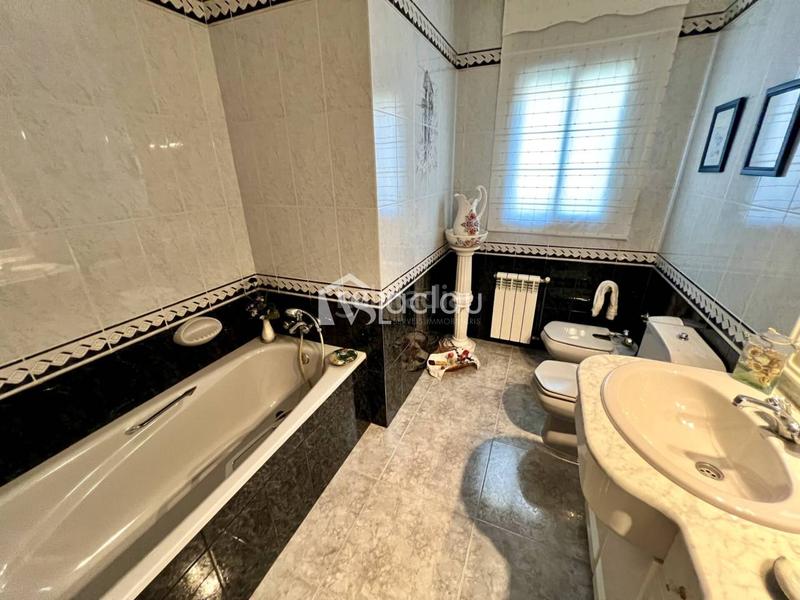 Foto e0693d0c-d551-436a-842b-335445ad581e. Chalet con riscaldamento in Abrera