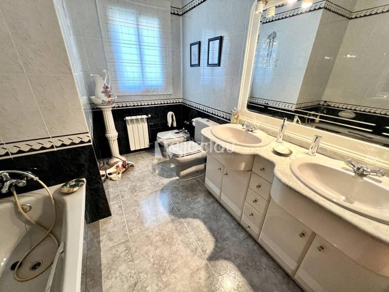 Foto ecf6d4e2-c775-4d6b-ad01-2ff43b7320ba. Chalet con riscaldamento in Abrera