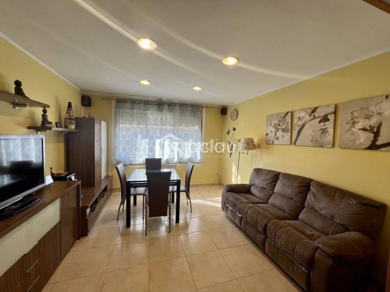 Foto 5444a83c-781f-4353-a8a2-834d148cc952. Piso  en venta reformado en Olesa de Montserrat