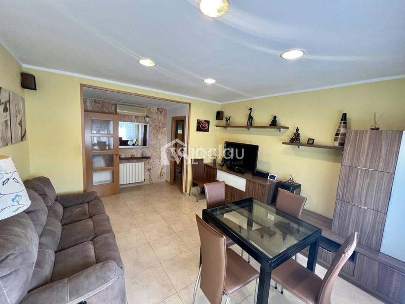 Foto cf85385b-45c3-488c-accf-c793e1b0f813. Piso  en venta reformado en Olesa de Montserrat