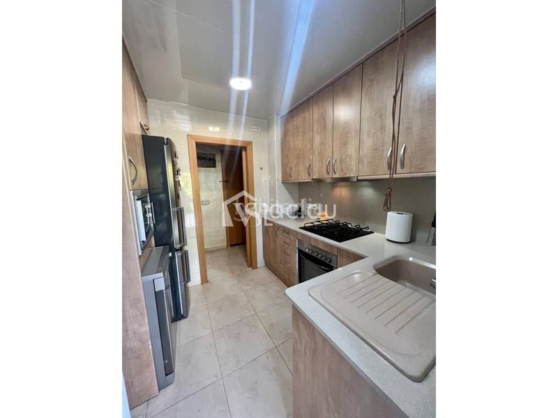 Foto f9a654d7-165c-4477-95dd-a18b2bd189ab. Piso  en venta reformado en Olesa de Montserrat