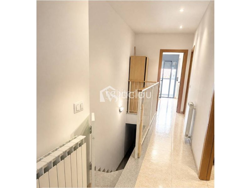 Foto f1f9e91f-f14b-429c-a0e3-55dbe1c23819. Dúplex amb calefacció a Olesa de Montserrat